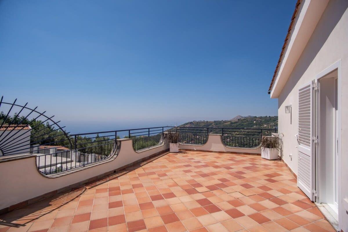 Villa La Luce 5 Bedrooms In The Town Center Massa Lubrense Exterior photo